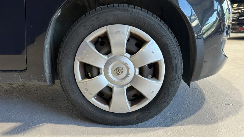 Toyota Yaris 1.0 VVT-I 69ch - Dossier de factures - Idéal jeune permis