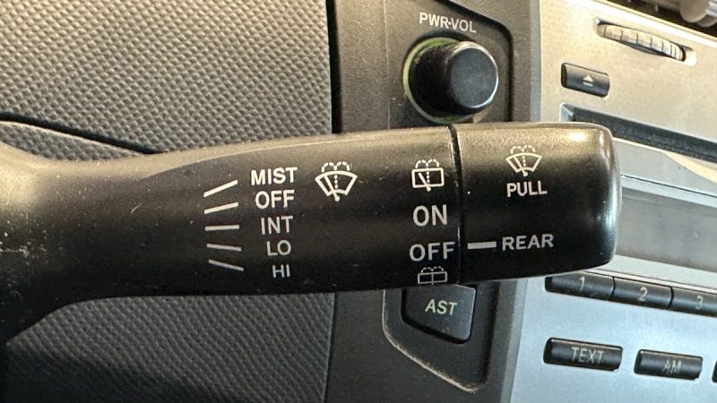 Toyota Yaris 1.0 VVT-I 69ch - Dossier de factures - Idéal jeune permis