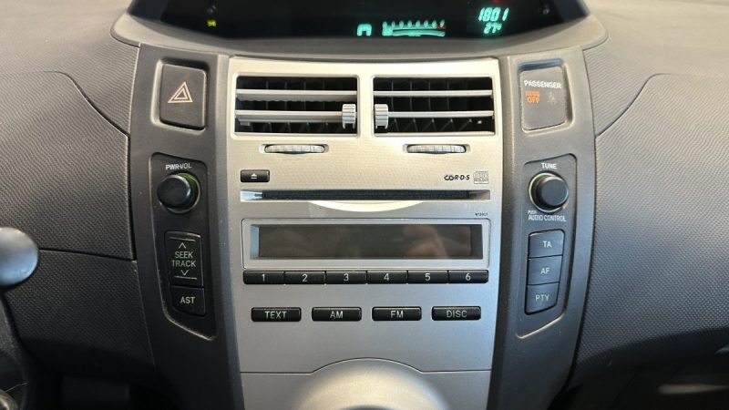 Toyota Yaris 1.0 VVT-I 69ch - Dossier de factures - Idéal jeune permis