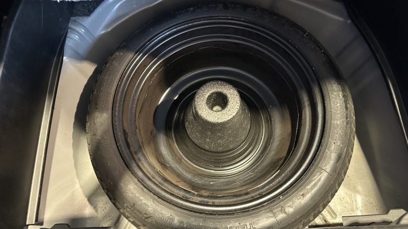 Toyota Yaris 1.0 VVT-I 69ch - Dossier de factures - Idéal jeune permis