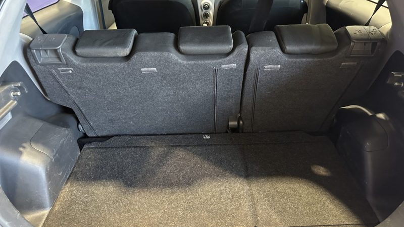 Toyota Yaris 1.0 VVT-I 69ch - Dossier de factures - Idéal jeune permis