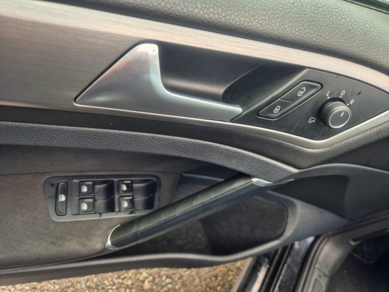 VOLKSWAGEN GOLF VII (5G1, BQ1, BE1, BE2) CONFORT LINE 1.6 TDI 110 CH  2016