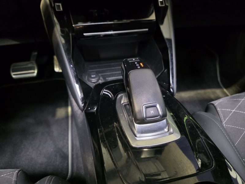 PEUGEOT 2008 1.2 155ch GT Pack EAT8 / SUIVI COMPLET PEUGEOT / 1ERE MAIN