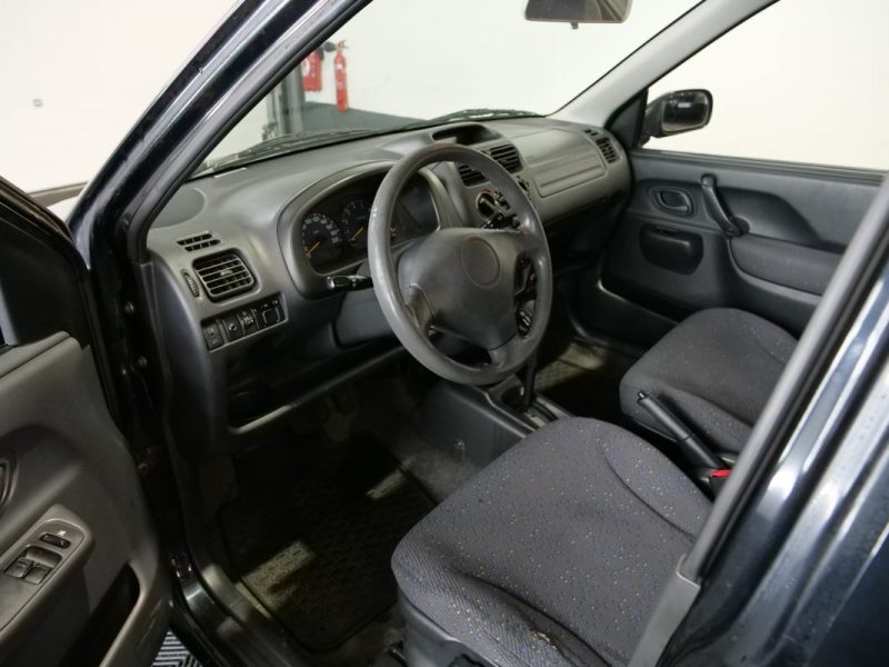 SUZUKI IGNIS 1.3   2003