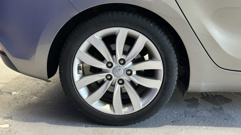 Kia Carens 1.7 CRDI 115ch Premium - 7 Places - Embrayage fait