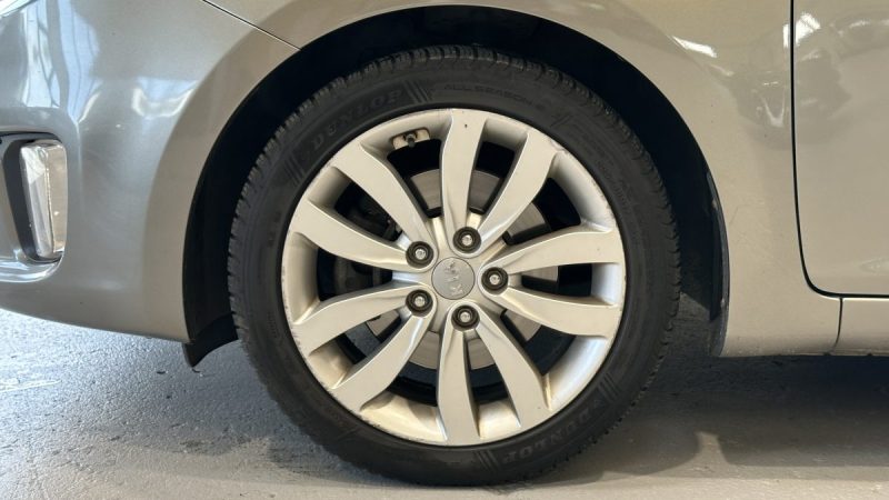 Kia Carens 1.7 CRDI 115ch Premium - 7 Places - Embrayage fait