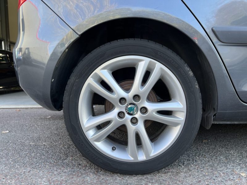 SKODA FABIA 1.2 60 CV - 1ÈRE MAIN / SUIVI D\'ENTRETIEN COMPLET 