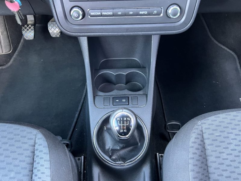 SKODA FABIA 1.2 60 CV - 1ÈRE MAIN / SUIVI D\'ENTRETIEN COMPLET 