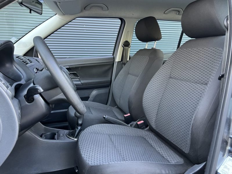 SKODA FABIA 1.2 60 CV - 1ÈRE MAIN / SUIVI D\'ENTRETIEN COMPLET 