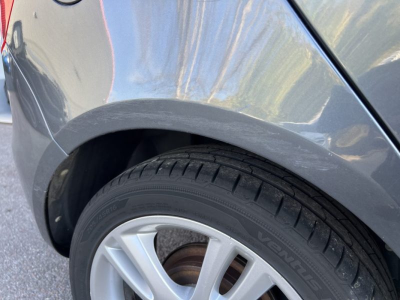 SKODA FABIA 1.2 60 CV - 1ÈRE MAIN / SUIVI D\'ENTRETIEN COMPLET 