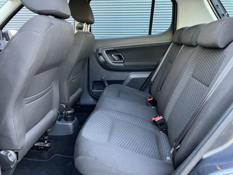 SKODA FABIA 1.2 60 CV - 1ÈRE MAIN / SUIVI D\'ENTRETIEN COMPLET 