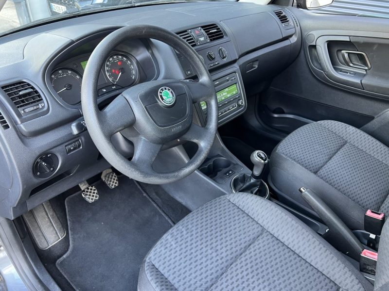 SKODA FABIA 1.2 60 CV - 1ÈRE MAIN / SUIVI D\'ENTRETIEN COMPLET 