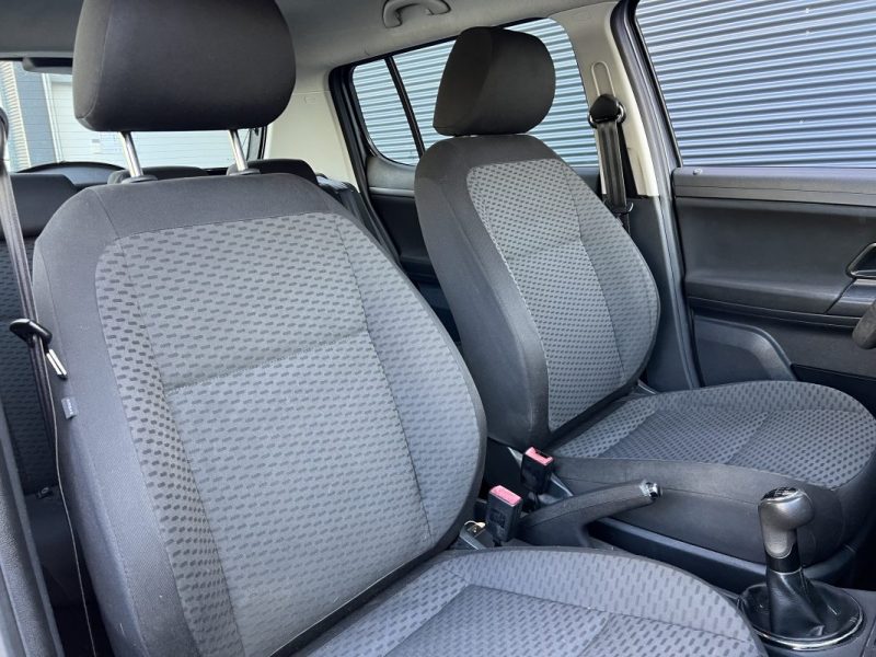 SKODA FABIA 1.2 60 CV - 1ÈRE MAIN / SUIVI D\'ENTRETIEN COMPLET 