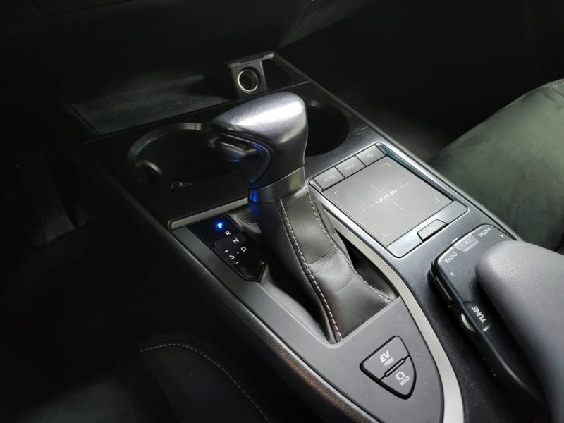 LEXUS UX 250H 2WD PACK BUSINESS PLUS