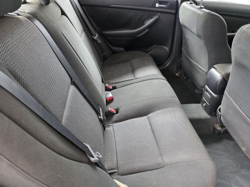 TOYOTA AVENSIS 2L 116CH D-4D LINEA TERRA 2004