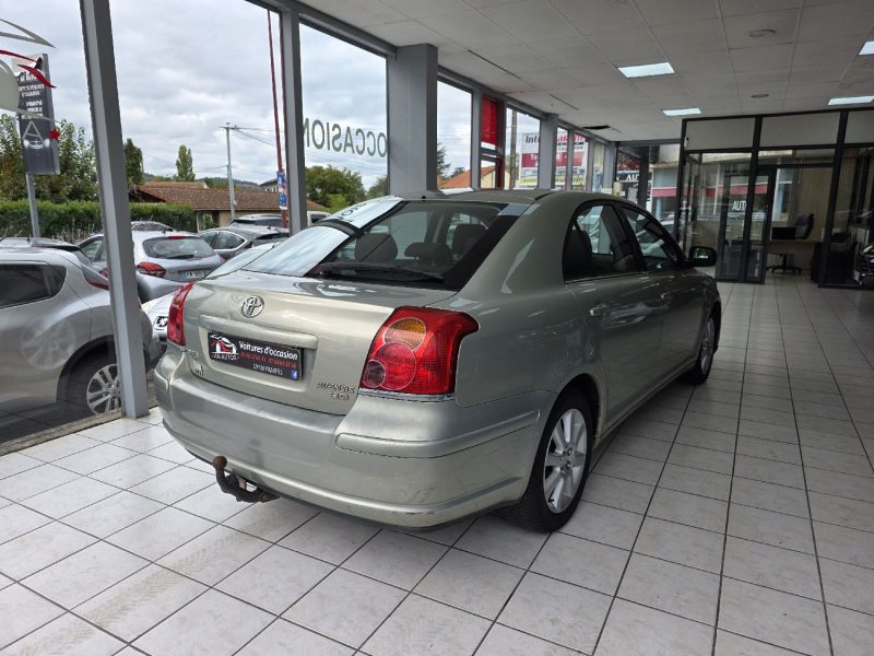 TOYOTA AVENSIS 2L 116CH D-4D LINEA TERRA 2004