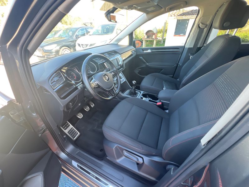 VOLKSWAGEN TOURAN 1.2 TSI 110CH BLUEMOTION TECHNOLOGY CONFORTLINE 7 PLACES 2017