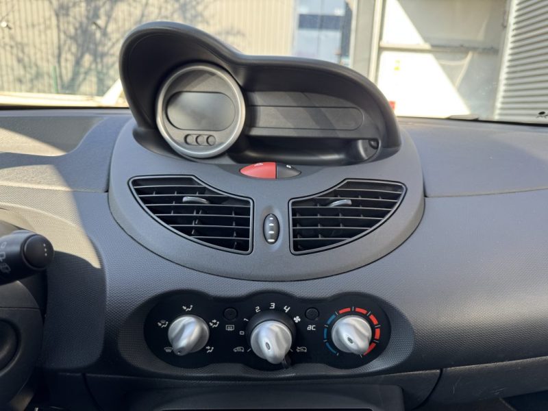 Renault Twingo 1.2 LEV 75ch eco² Limited - Suivi d'Entretien
