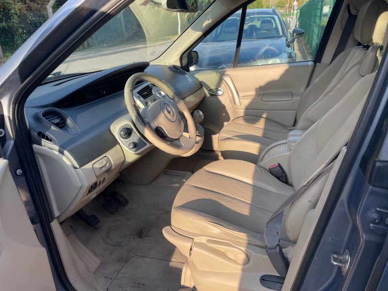 RENAULT MEGANE SCENIC DYNAMIQUE 2.0 16V 150CH