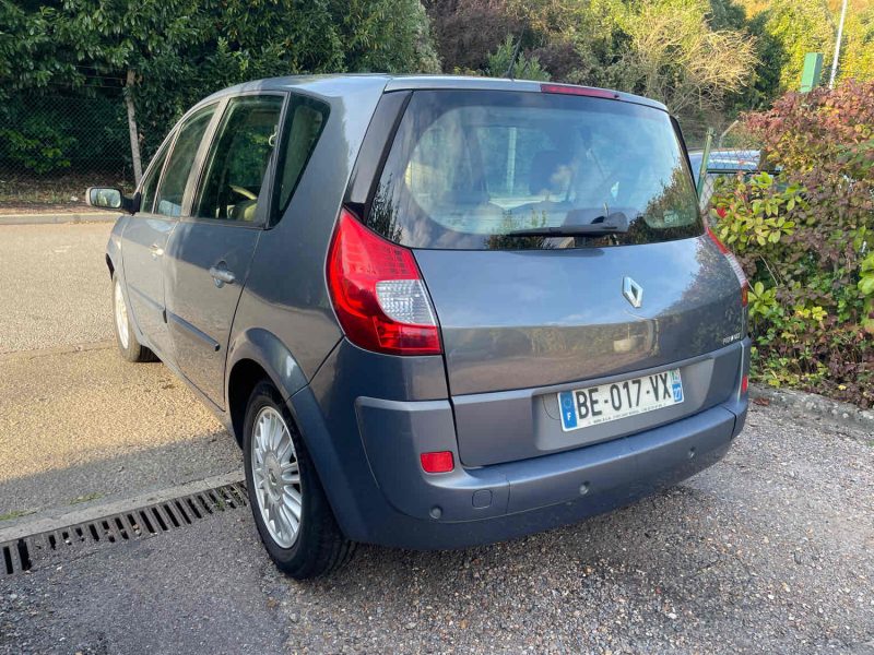 RENAULT MEGANE SCENIC DYNAMIQUE 2.0 16V 150CH