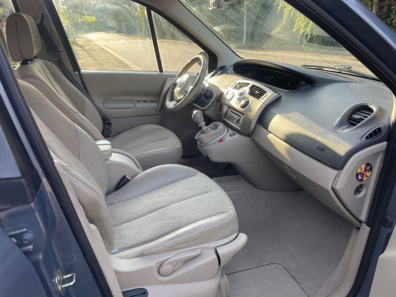 RENAULT MEGANE SCENIC DYNAMIQUE 2.0 16V 150CH