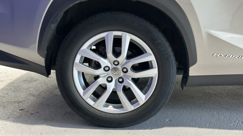 Lexus NX 300h 2.5 197ch Luxe e-CVT 4WD - Toit ouvrant - Attelage amovible