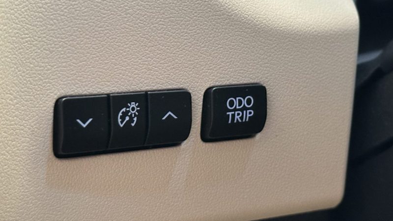 Lexus NX 300h 2.5 197ch Luxe e-CVT 4WD - Toit ouvrant - Attelage amovible