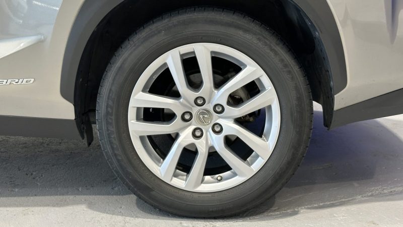 Lexus NX 300h 2.5 197ch Luxe e-CVT 4WD - Toit ouvrant - Attelage amovible