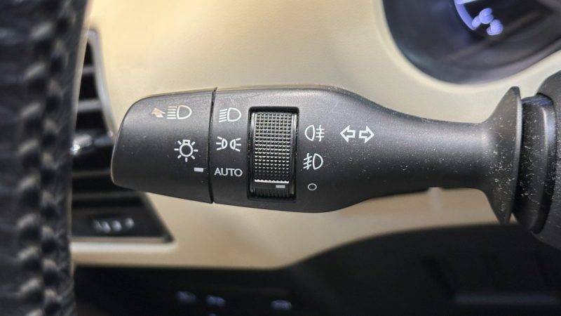 Lexus NX 300h 2.5 197ch Luxe e-CVT 4WD - Toit ouvrant - Attelage amovible