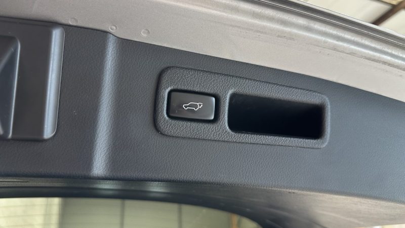 Lexus NX 300h 2.5 197ch Luxe e-CVT 4WD - Toit ouvrant - Attelage amovible