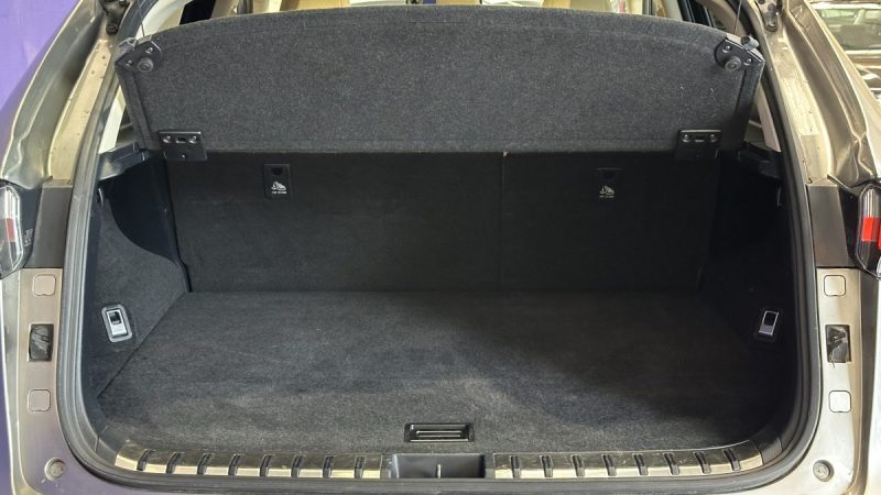 Lexus NX 300h 2.5 197ch Luxe e-CVT 4WD - Toit ouvrant - Attelage amovible