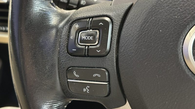 Lexus NX 300h 2.5 197ch Luxe e-CVT 4WD - Toit ouvrant - Attelage amovible