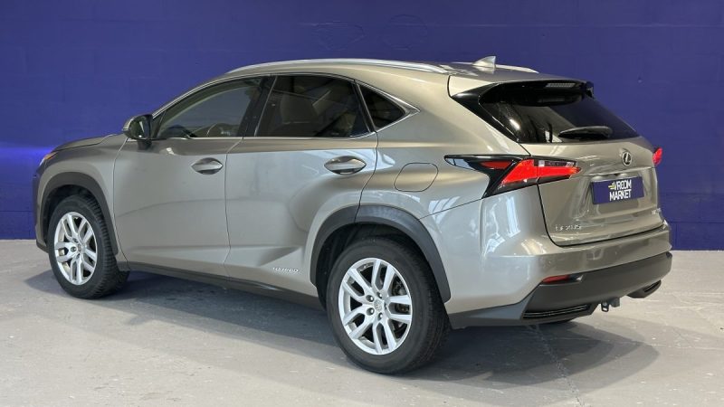 Lexus NX 300h 2.5 197ch Luxe e-CVT 4WD - Toit ouvrant - Attelage amovible