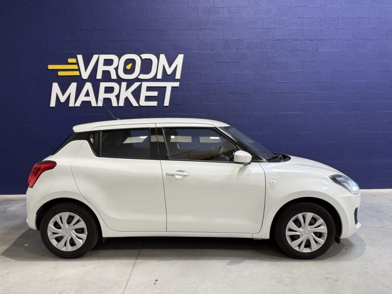 SUZUKI SWIFT 1.2 DUALJET HYBRID 83CH AVANTAGE / PREMIERE MAIN / 9500km