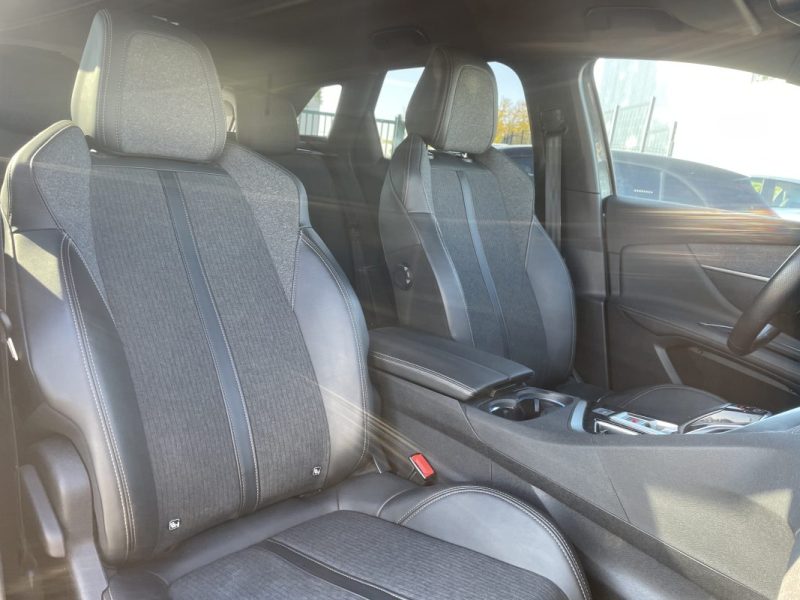 PEUGEOT 3008 1.5 BlueHDI 130CH EAT8 GT Line / CarPlay - Caméra De Recul - Line Assist