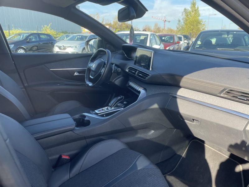 PEUGEOT 3008 1.5 BlueHDI 130CH EAT8 GT Line / CarPlay - Caméra De Recul - Line Assist