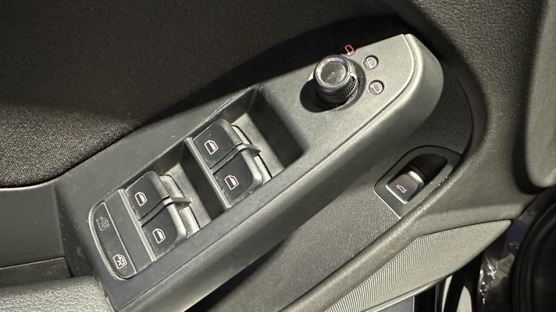 Audi A4 B8 1.8 TFSI 120ch Attraction Multitronic