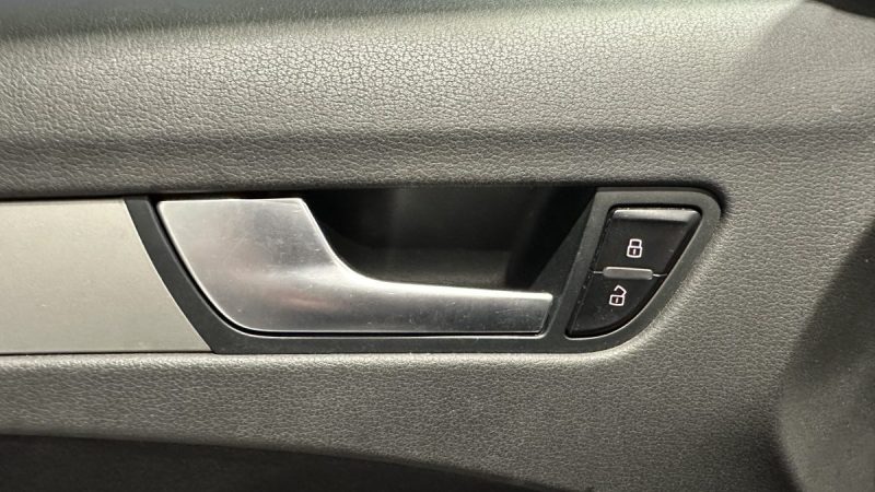 Audi A4 B8 1.8 TFSI 120ch Attraction Multitronic