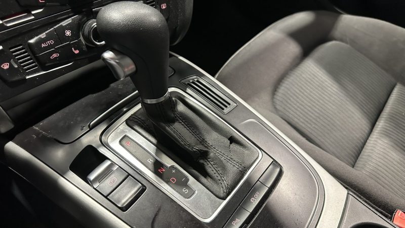 Audi A4 B8 1.8 TFSI 120ch Attraction Multitronic