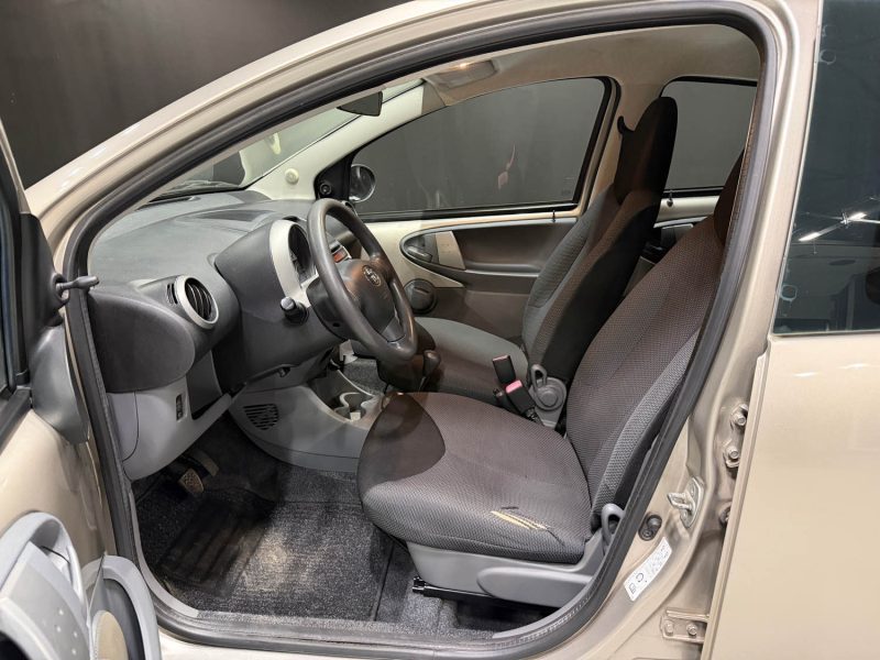 TOYOTA AYGO 1.0 68CV AUTOMATIQUE 2008