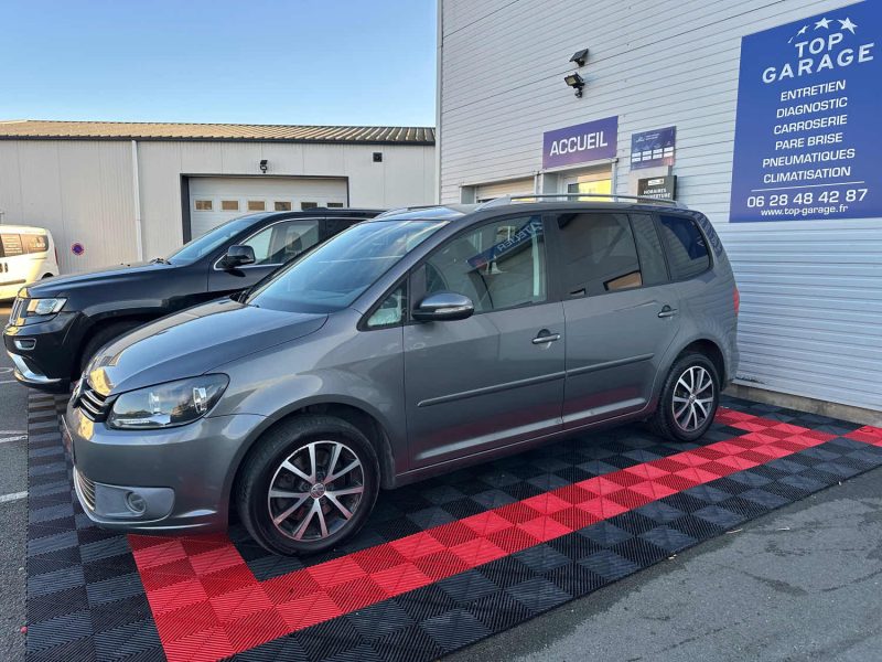 VOLKSWAGEN 7 PLACES TOURAN 2.0 TDI 140CH BLUEMOTION TECHNOLOGY  2011