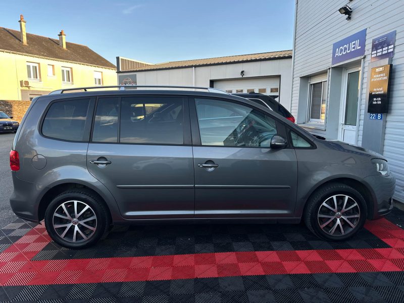 VOLKSWAGEN 7 PLACES TOURAN 2.0 TDI 140CH BLUEMOTION TECHNOLOGY  2011