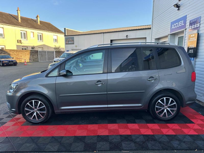 VOLKSWAGEN 7 PLACES TOURAN 2.0 TDI 140CH BLUEMOTION TECHNOLOGY  2011