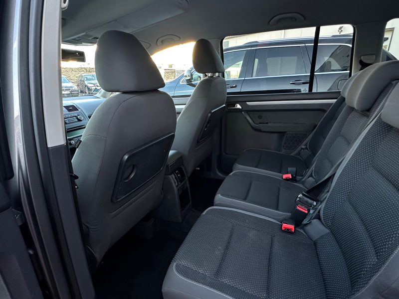 VOLKSWAGEN 7 PLACES TOURAN 2.0 TDI 140CH BLUEMOTION TECHNOLOGY  2011