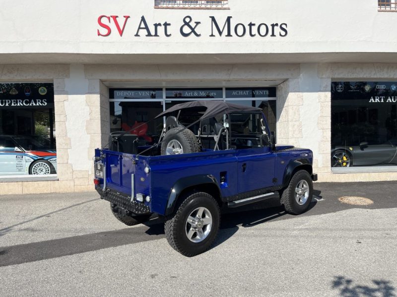 LAND ROVER Defender 90 2,5L SW TD 4X4  1987