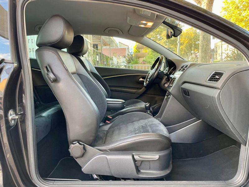 VOLKSWAGEN POLO V 1.4 TDI 105CH SPORTLINE 3P 