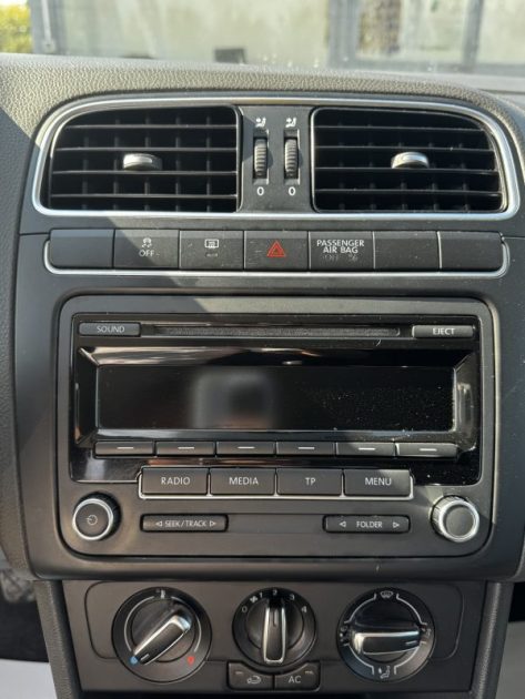 VOLKSWAGEN POLO 1.6 TDI 90CH FAP CONFORTLINE 5P 