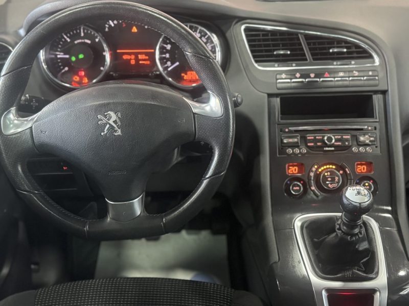 PEUGEOT 5008 1.6 HDI 115 ALLURE 2015