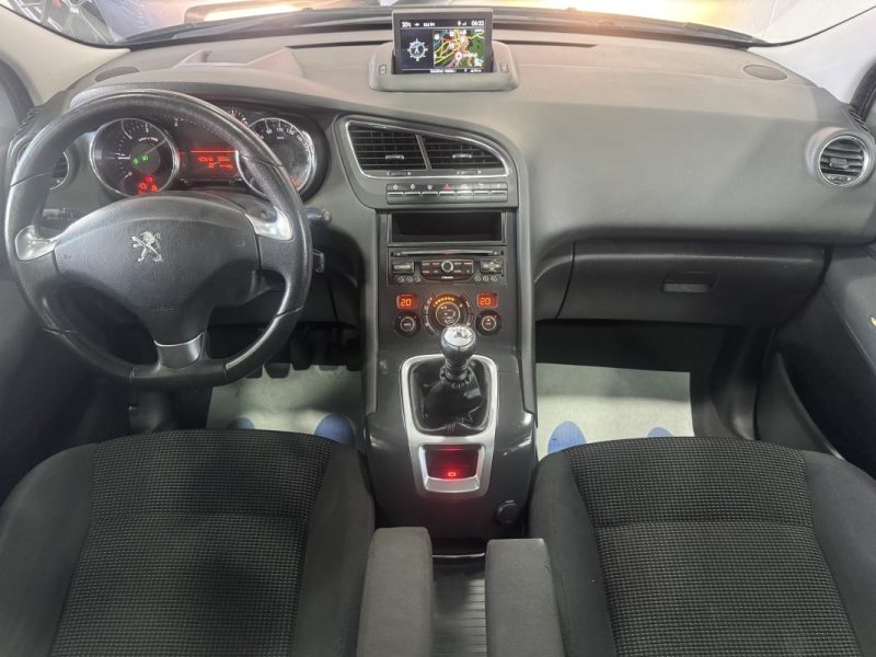 PEUGEOT 5008 1.6 HDI 115 ALLURE 2015