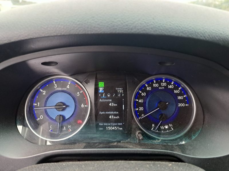 TOYOTA HILUX DOUBLE CABINE  2.4 D-4D 150CV LEGENDE BVA 4X4 COUVRE BENNE  2017